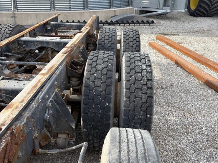 2006-ihc-9200i-truck-(pz14171,-unit-99451)-image-13