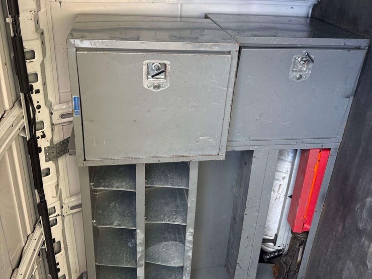 2006-chevrolet-express-3500-image-25