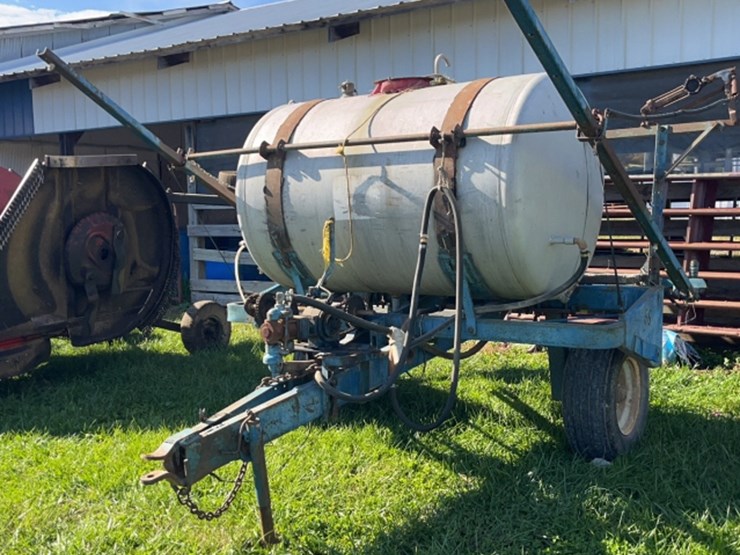 john-blue-sprayer-image-1