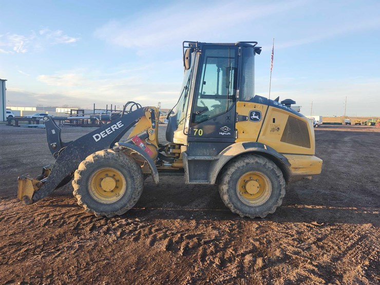 john-deere-324-image-6