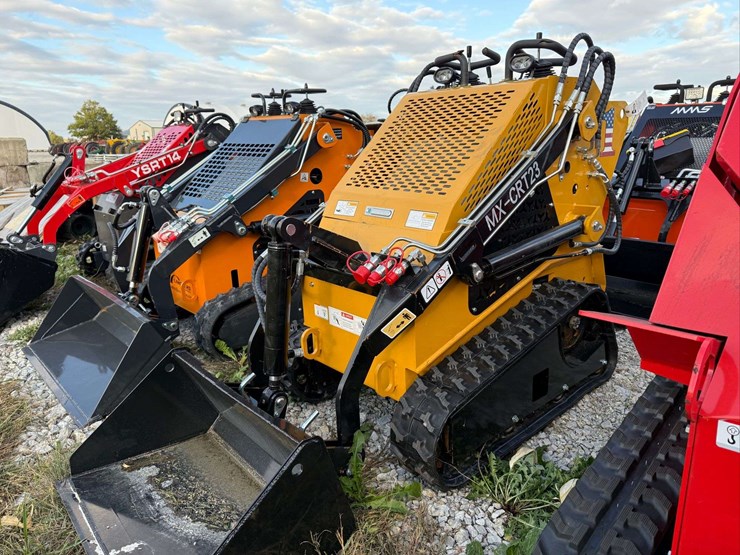 agt-mx-crt23-mini-track-loader-image-1