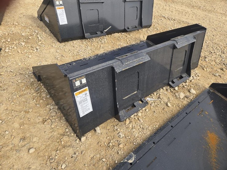 #5997-•-new-wolverine-track-duty-72"-bucket-lpb-11-72w-image-1