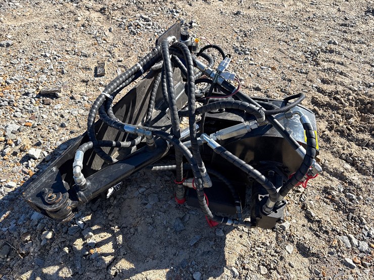 #5312-•-iranch-irlsg-mini-skid-steer-stump-grinder-image-6