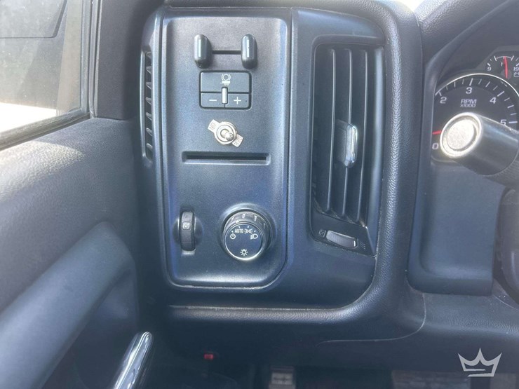 2015-chevrolet-silverado-2500-image-17