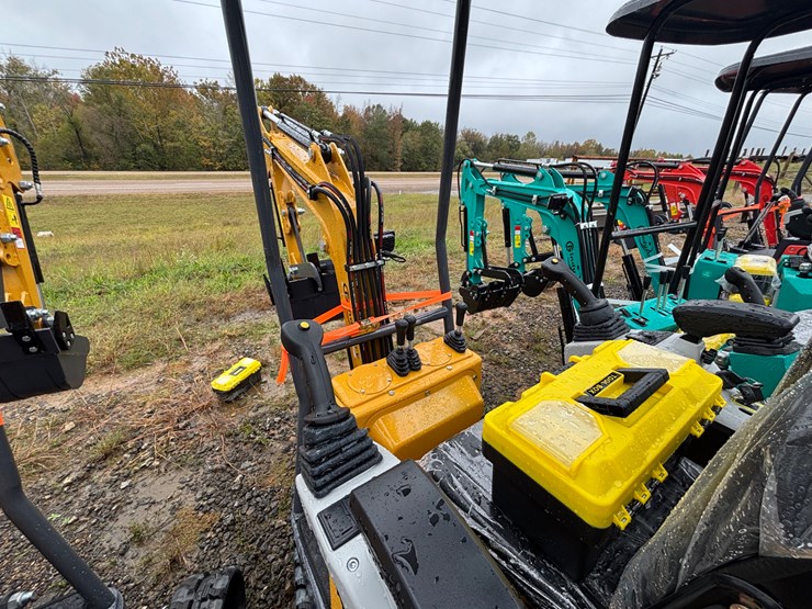 #81-•-cfg-industrial-mx12rx-mini-excavator-image-7