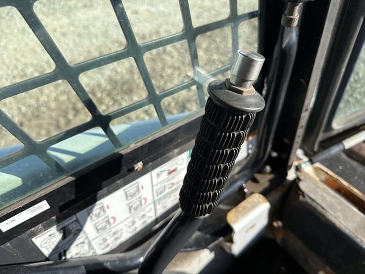 2015-bobcat-s70-image-27