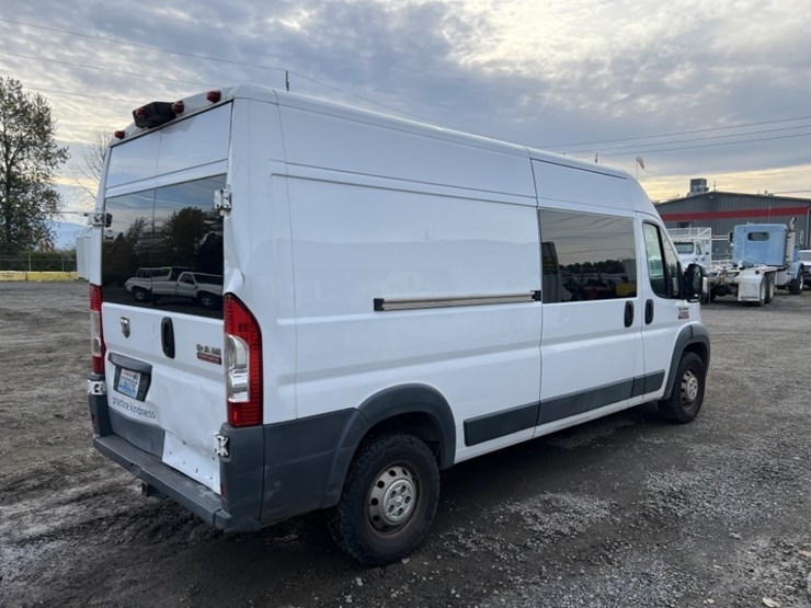 2015-ram-promaster-2500-image-4
