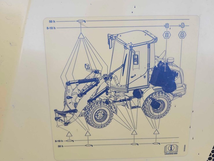 john-deere-324-image-36