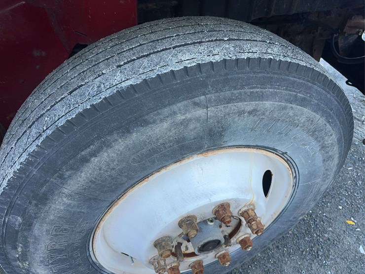 2004-international-4400-image-12