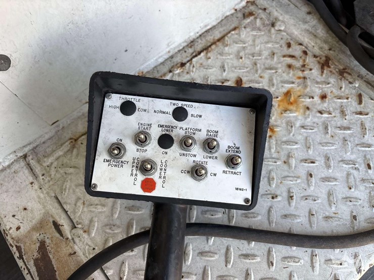 2006-chevrolet-express-3500-image-28