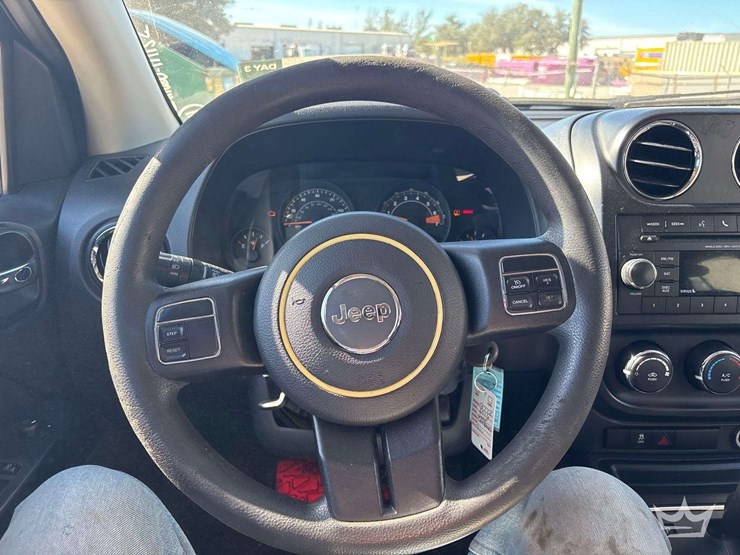 2016-jeep-compass-sport-image-14