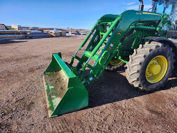 2023-john-deere-6155m-image-10