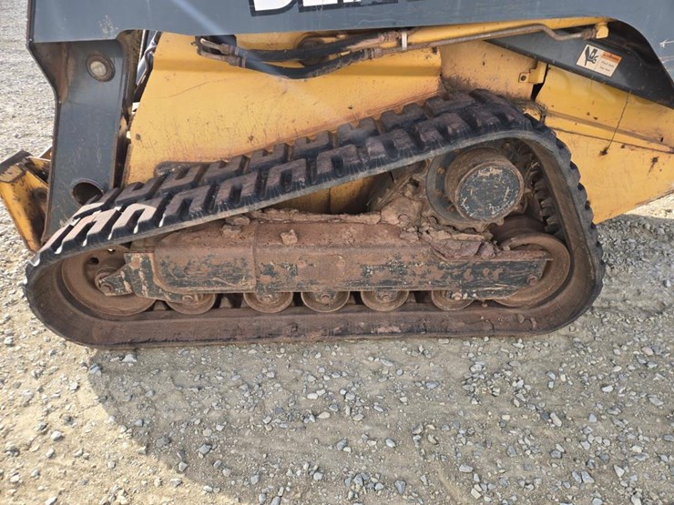 john-deere-329d-image-46