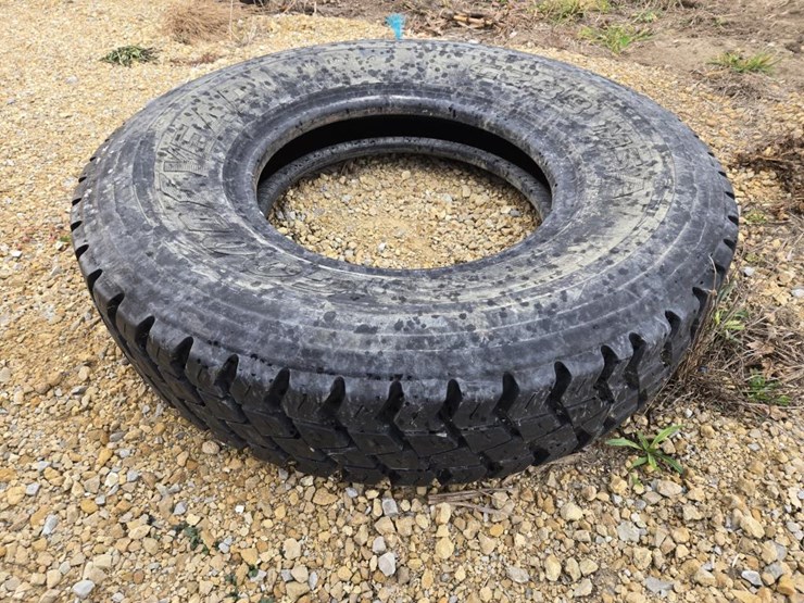 #5921-•-goodyear-12.00-r24-tire-image-2