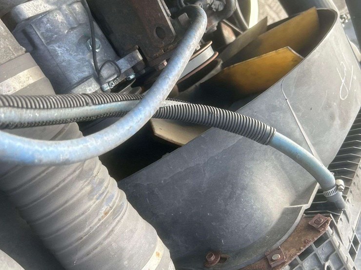 2003-freightliner-fl60-image-63