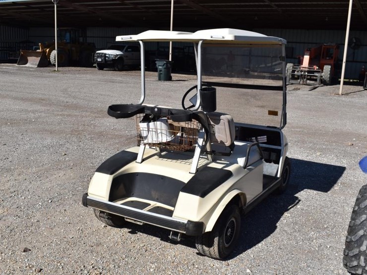club-car-golf-cart-electric-w/-charger-(serial-#-a9140265410)-(k)-image-3