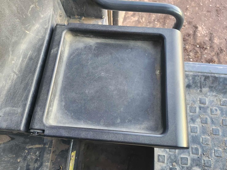 john-deere-324-image-47