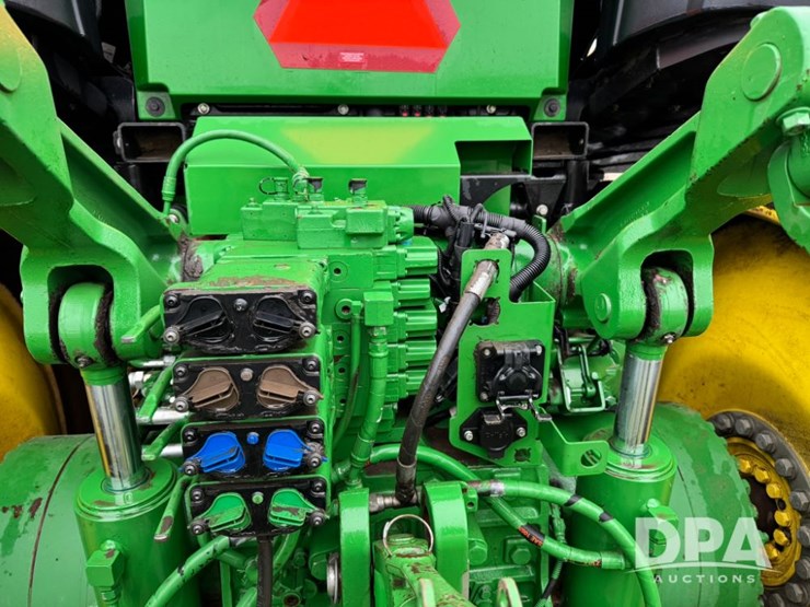 2022-john-deere-8rt-370-image-13