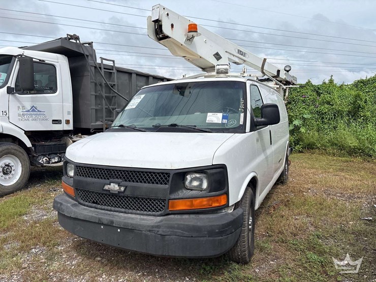 2006-chevrolet-express-3500-image-37