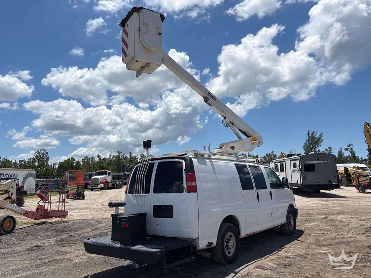 2006-chevrolet-express-3500-image-6