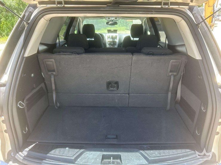 2010-gmc-acadia-image-19