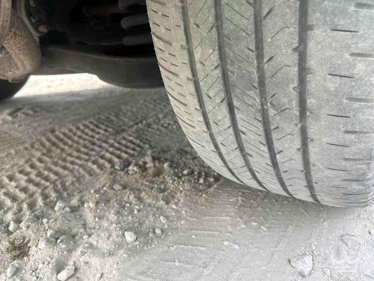 2017-ford-explorer-image-31