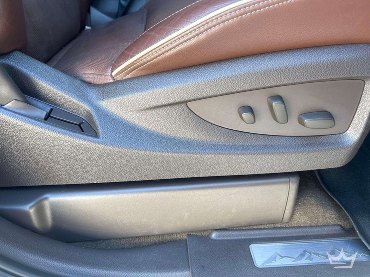 2014-chevrolet-silverado-1500-high-country-image-27