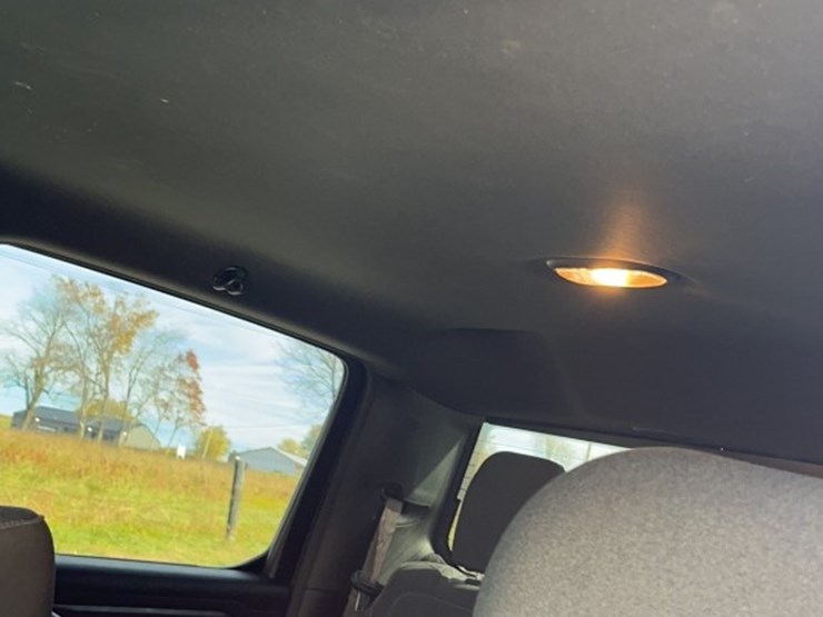 2019-ram-1500-big-horn-image-16