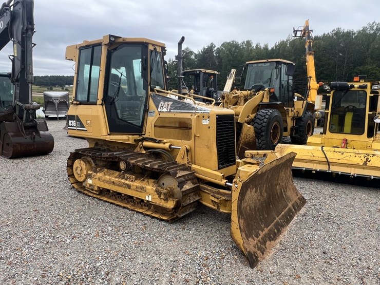 2003-caterpillar-d3g-xl-image-7