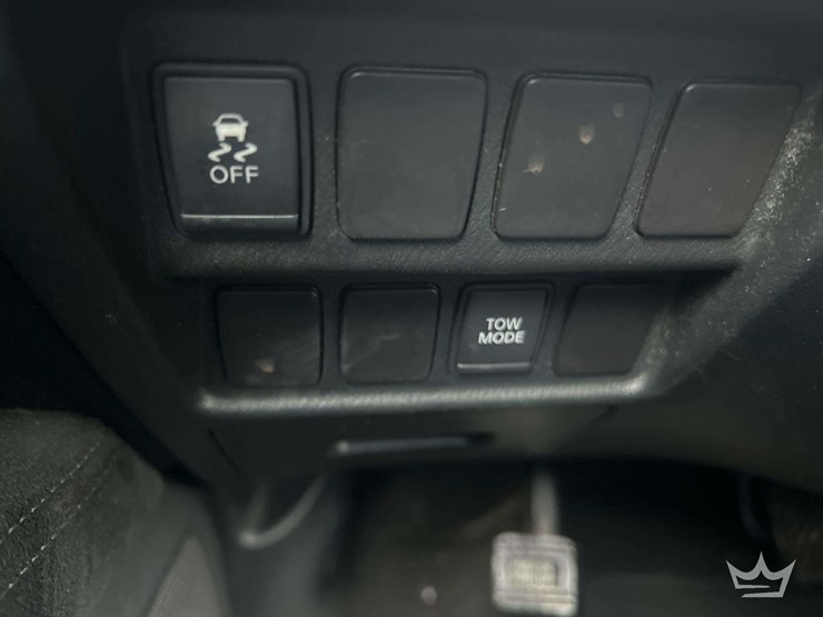 2015-nissan-pathfinder-image-16