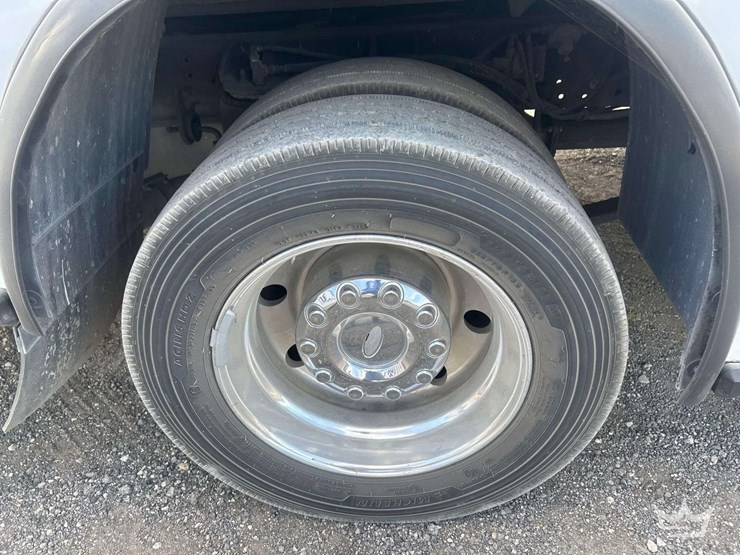 2013-ford-f550-image-31