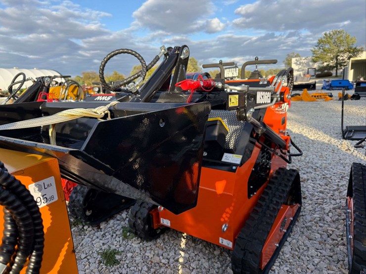 skid-steer-loader-image-4
