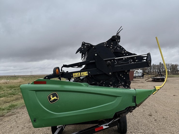 2013-john-deere-435d-image-6