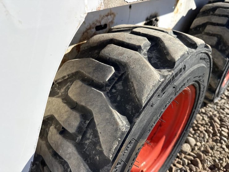 2015-bobcat-s70-image-37