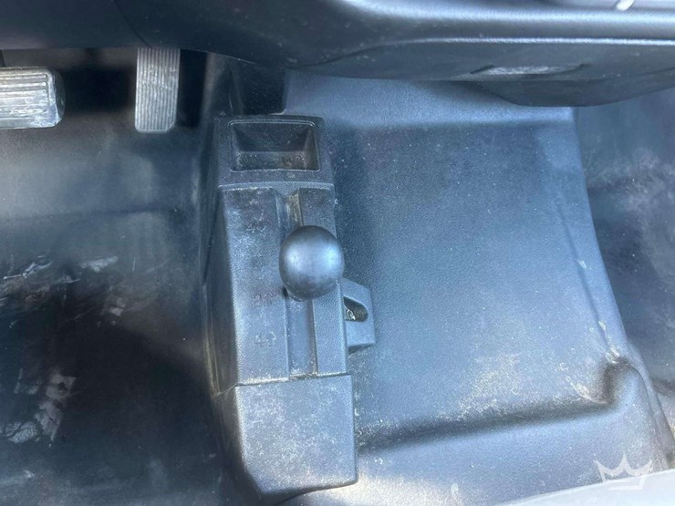 2015-chevrolet-silverado-2500-image-21