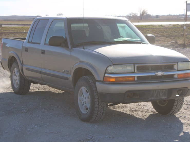 2004-chevrolet-s10-image-3