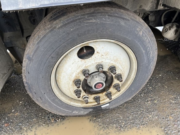 2009-international-7600-image-15