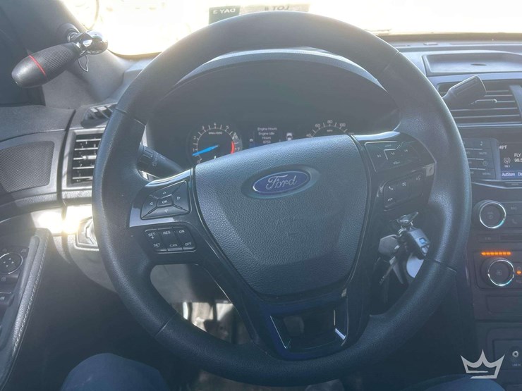 2016-ford-explorer-image-13