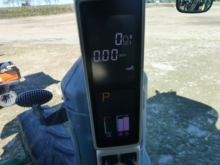 2015-john-deere-8370r-image-12