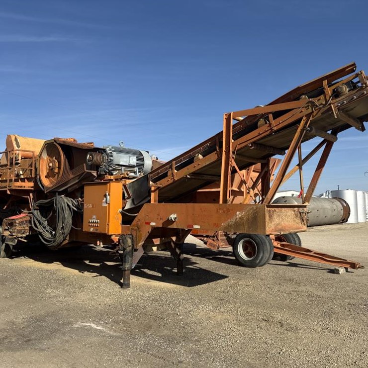 #1931 • Hewitt-Robbins Intermediate Crusher