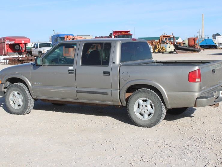 2004-chevrolet-s10-image-8