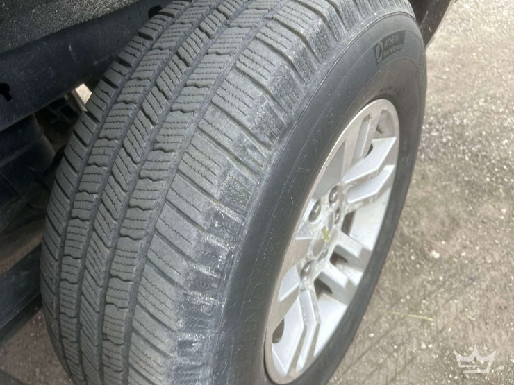 2014-chevrolet-silverado-4x4-crew-cab-pickup-truck-image-38