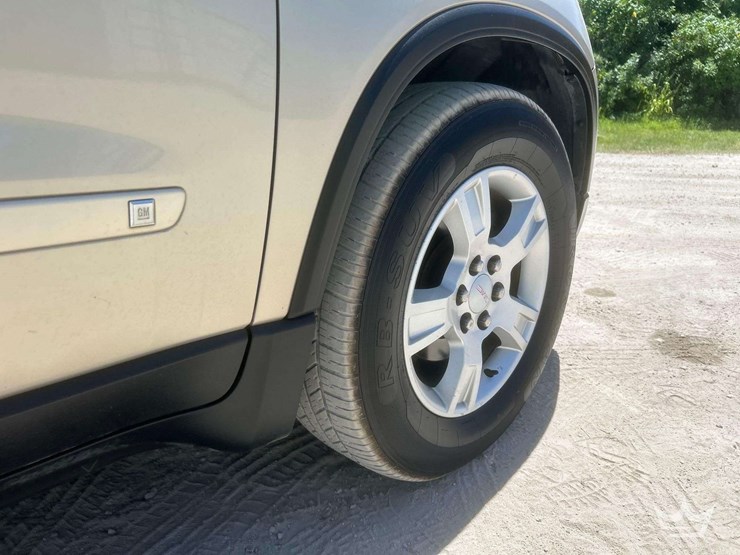 2010-gmc-acadia-image-26