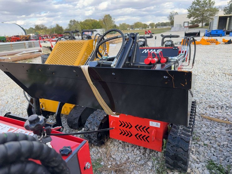 skid-steer-loader-image-7