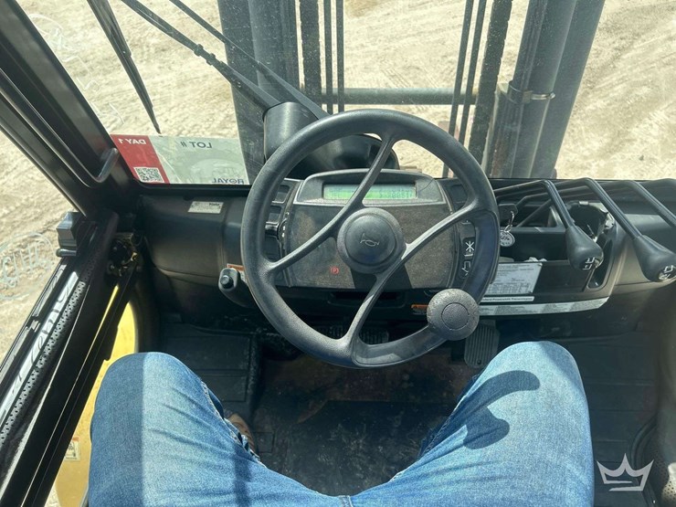 2009-yale-veracitor-135vx-12,150lbs-straight-mast-forklift-image-14