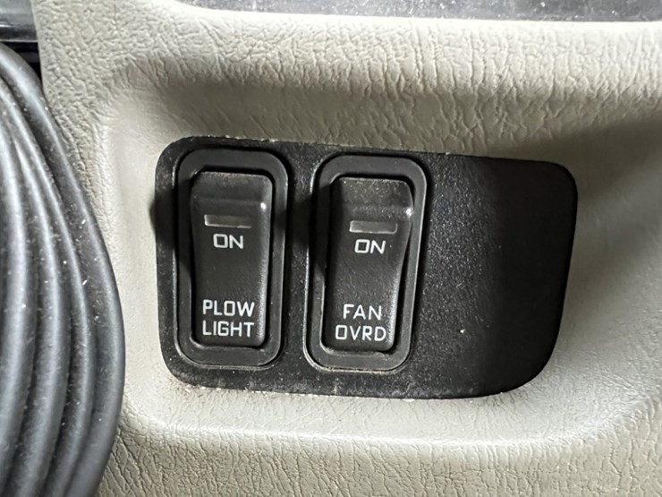 2013-international-7500-s/a-dump-truck-image-28