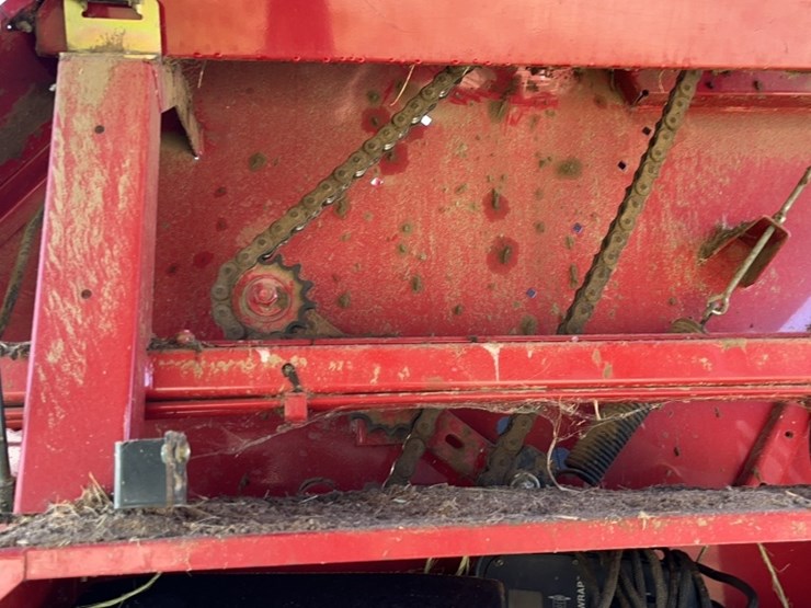 2010-new-holland-br7070-image-16