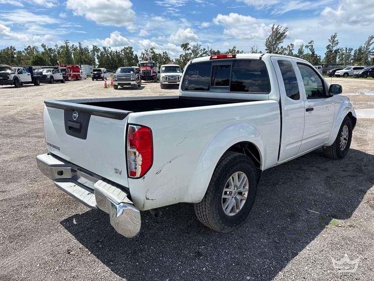 2016-nissan-frontier-image-3