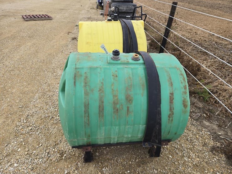 #5951-•-(2)-200-gallon-saddle-tanks-image-2