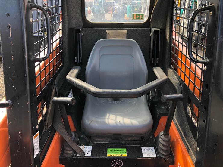 2019-gehl-r105-image-8